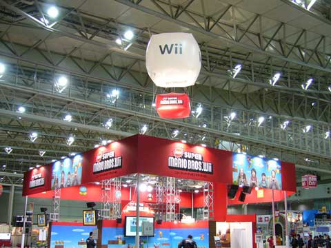 展示会ブース風船装飾施工例