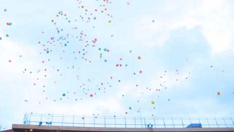 港区立南山小学校｜バルーンリリース