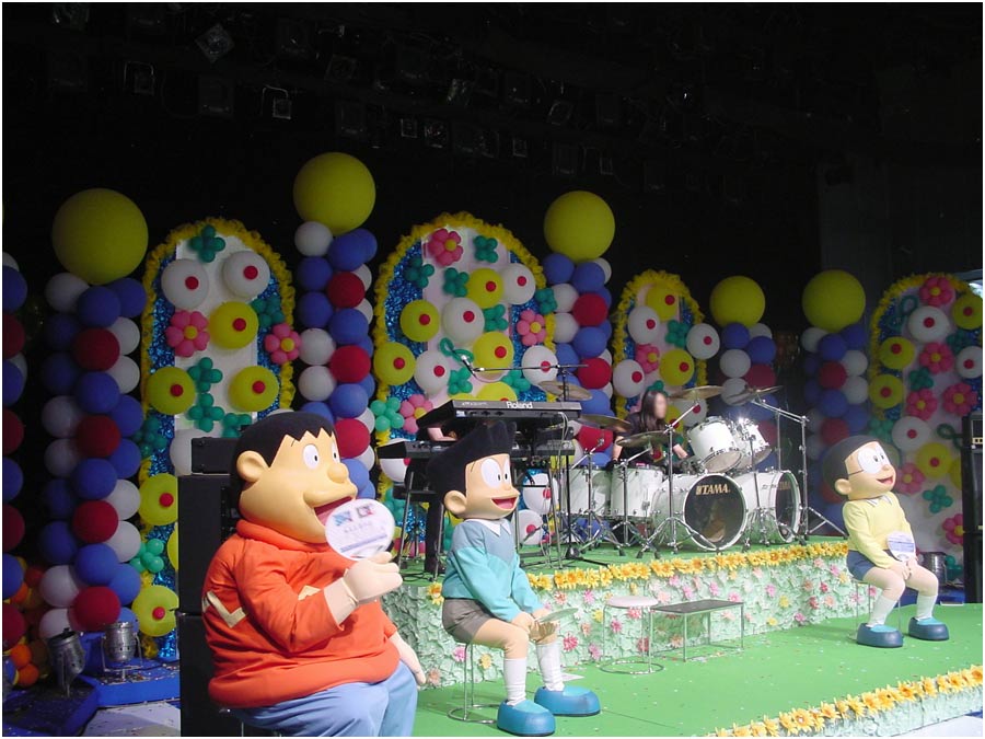 スタジオ舞台風船装飾｜現場施工例