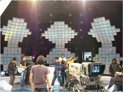 スタジオ舞台バルーンデコレーション｜現場施工例