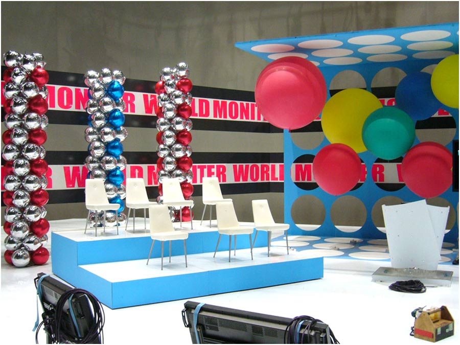 スタジオ舞台風船装飾｜現場施工例